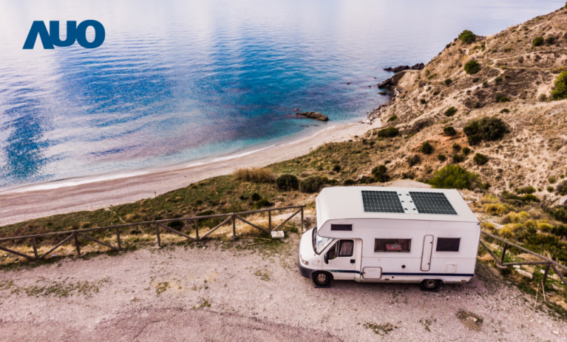 「可撓輕量化太陽光電板SunCurva」使用輕量特殊耐候型複合板取代傳統太陽能板的玻璃前板，不僅降低70%重量，每米平方僅3Kg；具有抗衝擊性能及通過電磁相容性測試，可應用於交通運輸工具，如露營車、遊艇等